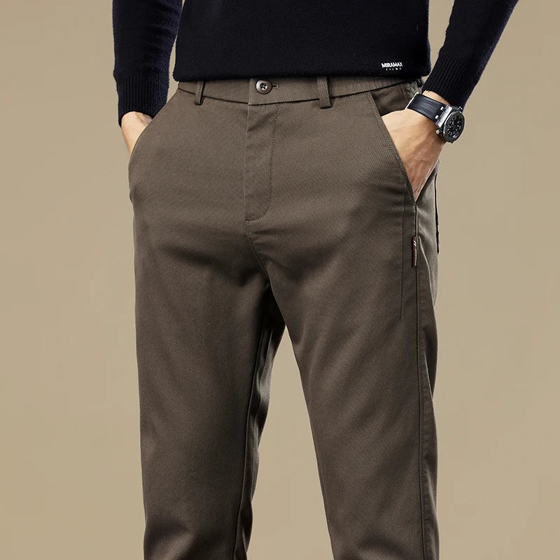Calça Chino em Sarja Masculina - Minimal Fit