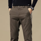 Calça Chino em Sarja Masculina - Minimal Fit