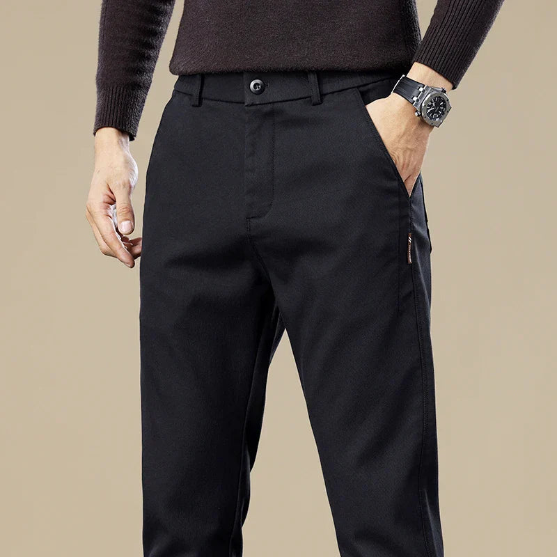 Calça Chino em Sarja Masculina - Minimal Fit